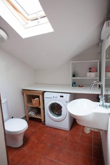 Stunning Barn Conversion On A Family Run Farm Llanfynydd ภายนอก รูปภาพ